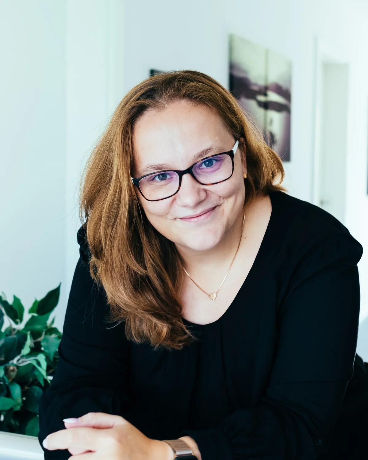 Maria Lengemann am Schreibtisch
